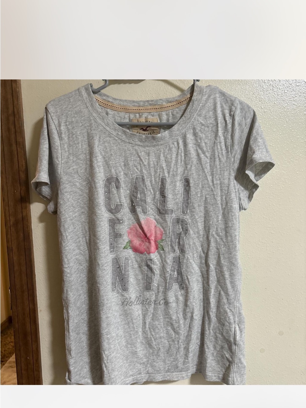 Hollister Light Gray 'California' Tee with Pink Flower